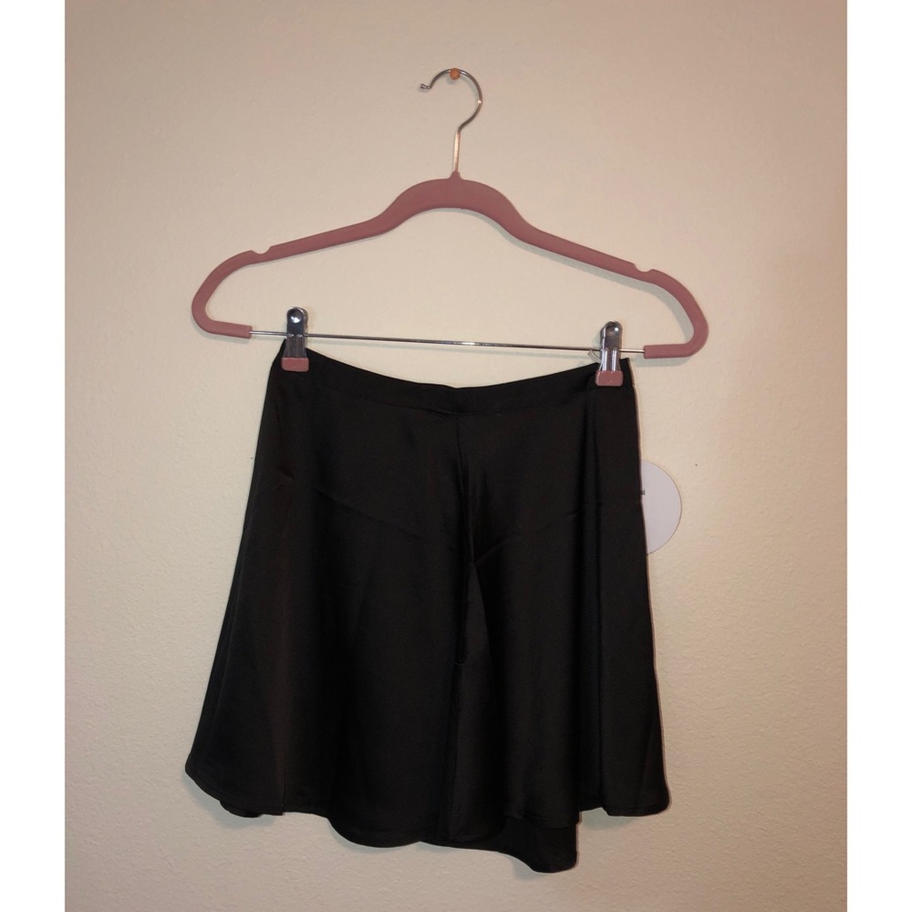 Delvonte Mini Skirt (Black)